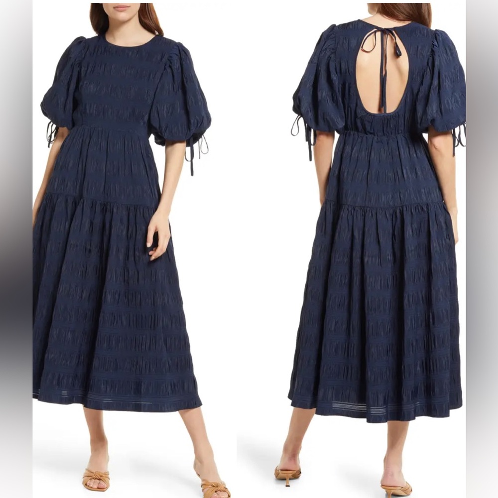 Moon River navy woven textured A-line dress with puff sleeves